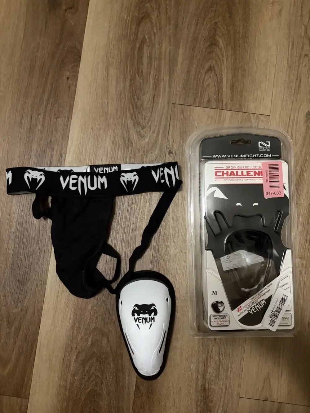 Venum Challenger Groin Guard & Cup Set Men’s Size Medium Black White MMA Boxing